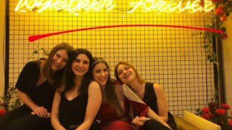 Hazal Kaya'nın kına gecesi