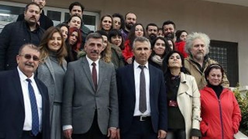 Cezaevi kapılarını dizi oyuncularına açtı