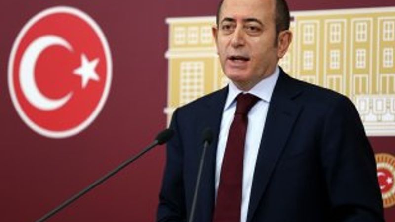 Akif Hamzaçebi CHP'deki görevinden istifa etti