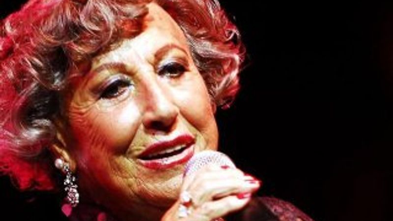 Müzeyyen Senar anılacak