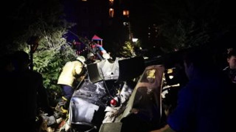 İstanbul'da helikopter düştü