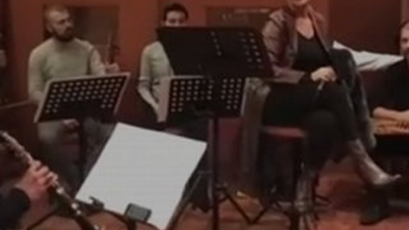 Hülya Avşar stüdyoya girdi