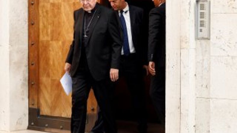 Vatikan Kardinal'in yetkilerini elinden aldı