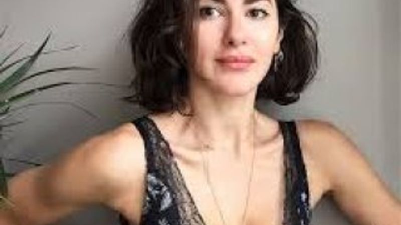 Nesrin Cavadzade kendini dile verdi