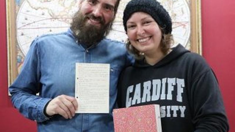 Ceplerinde para olmadan 7 ülkeyi gezdiler