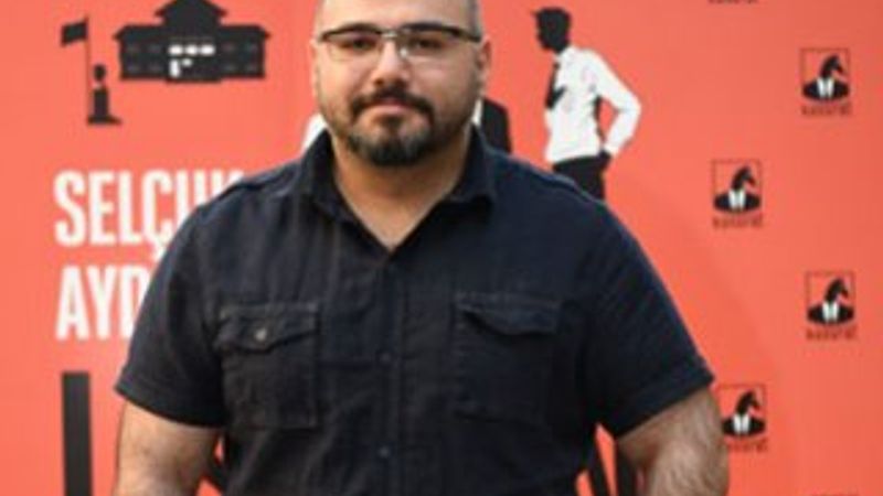 Selçuk Aydemir ile yeni kitabı “Evrak Kürek”i konuştuk