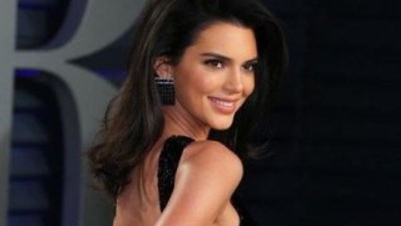 Kendall Jenner Oscar partisine damga vurdu
