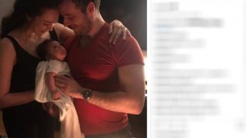 Azra Akın bebeğini gösterdi