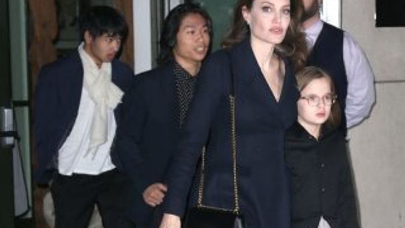 Angelina Jolie 6 çocuğunu yanında getirdi