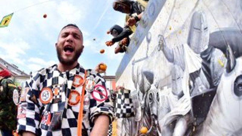 İtalya'da Portakal Savaşları başladı