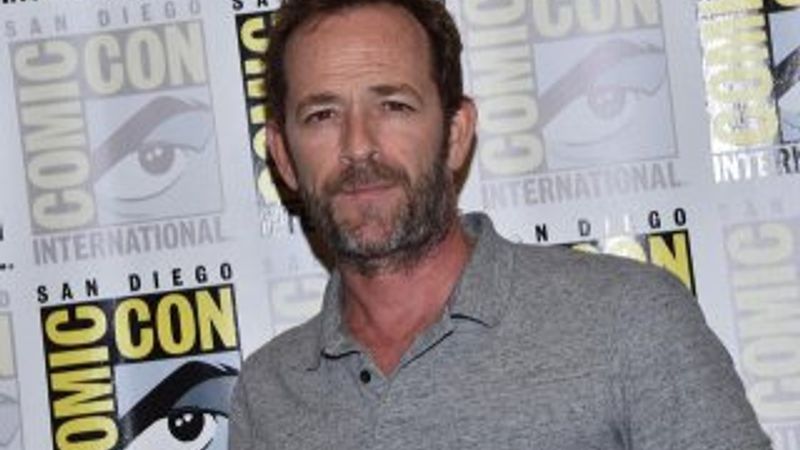 Luke Perry yaşamını yitirdi