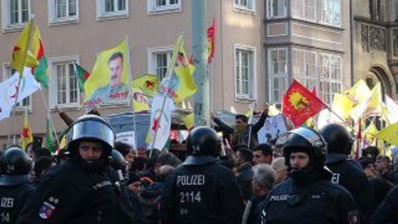 Almanya yine terör yandaşlarını savundu