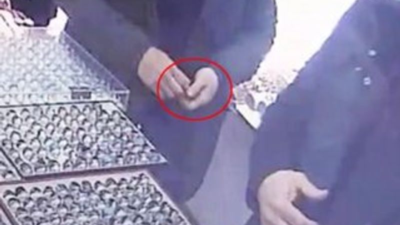 Soğukkanlı hırsız çift, kameralara yakalandı