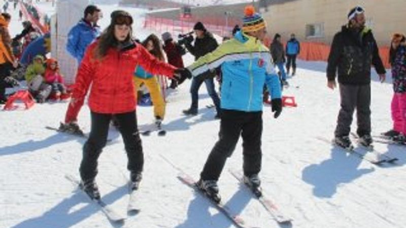 Palandöken hafta sonunda tatilcilerle doldu