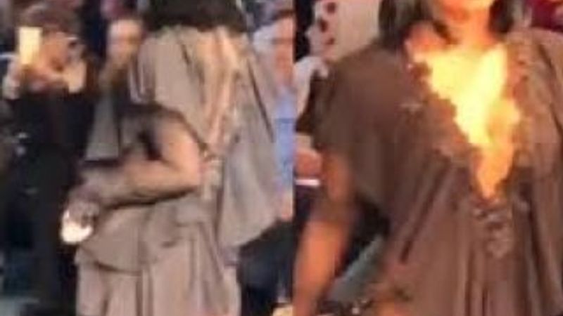 Hatice kalçasını gösterdi