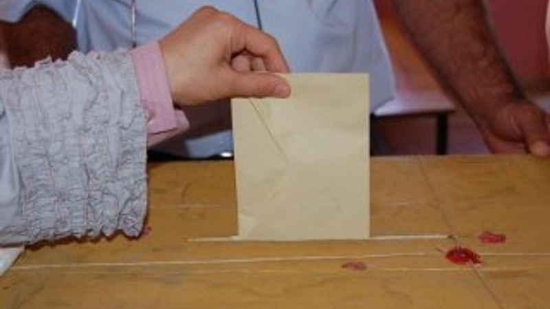 Cezayir’de seçimler ertelendi