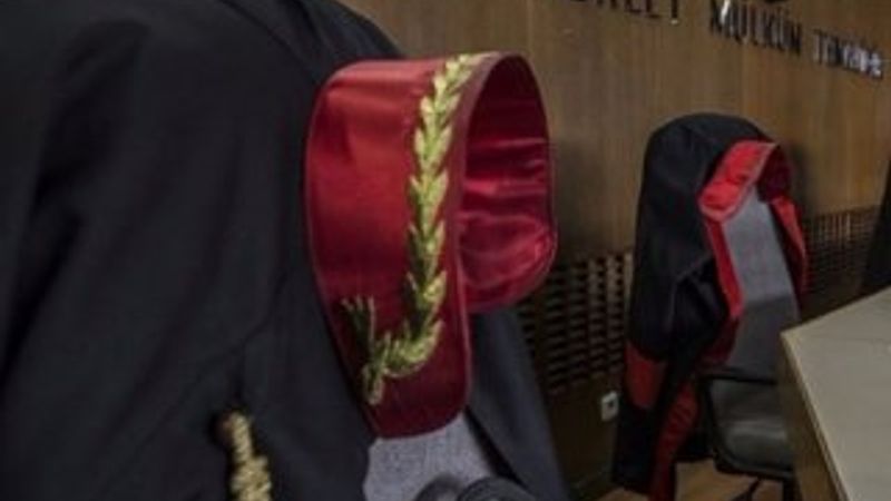 Kadın hakim ifade alırken, odasından cüzdanı çalındı