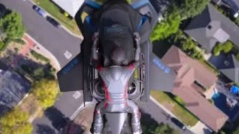 Dünyanın ilk uçan motosikleti: The Speeder