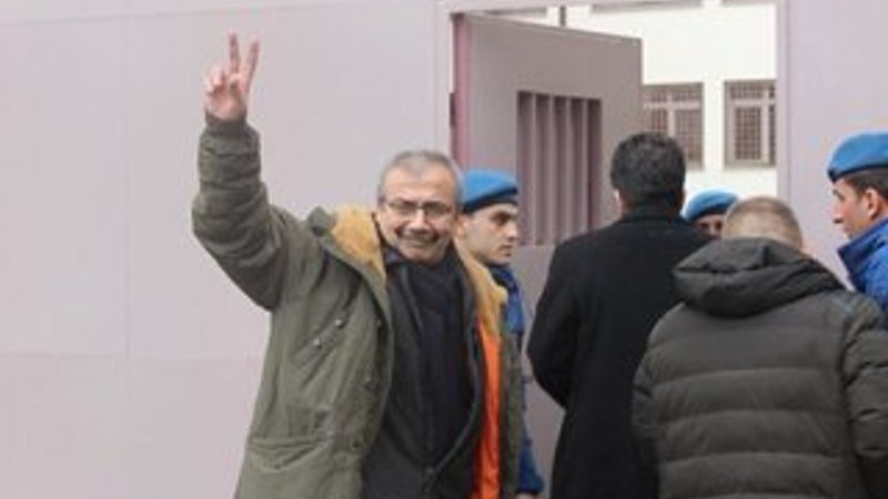 Cezaevindeki Sırrı Süreyya Önder zayıfladı