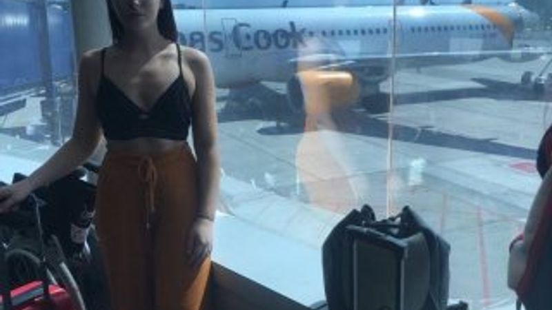 Kıyafeti yüzünden uçağa alınmadı