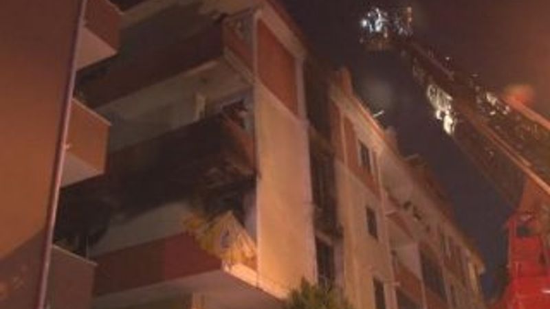 Yangında 4'ü çocuk 12 kişiyi itfaiye kurtardı