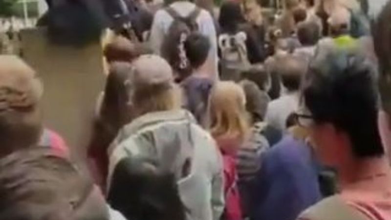 Yeni Zelanda'da ezana saygı duruşu