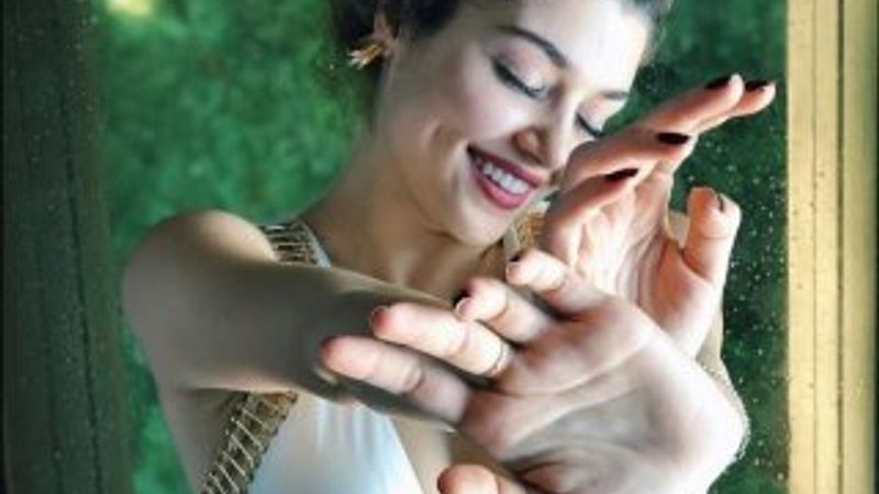 Hande Erçel Maldivler'de