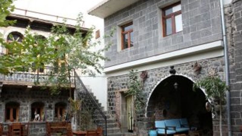 Tarihi Diyarbakır evleri turizme kazandırılıyor