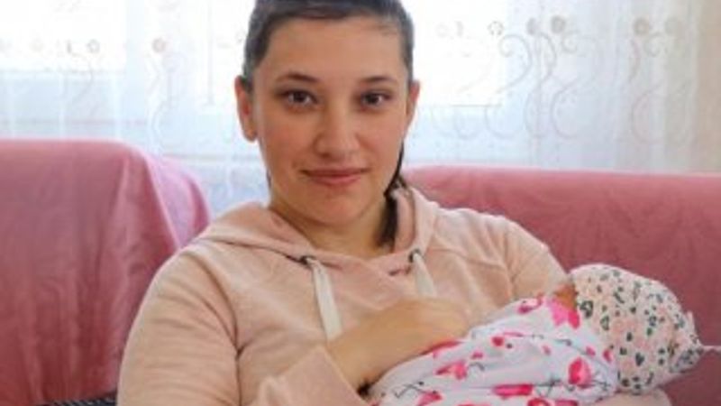 Deprem anında doğum yaptı