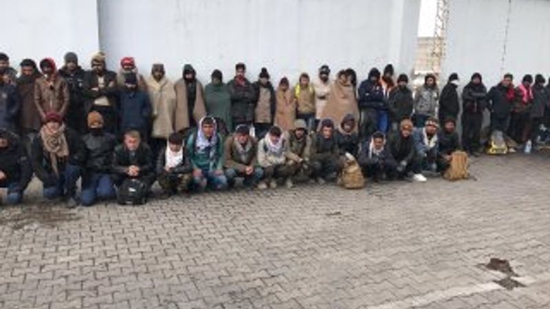 Van'da 95 düzensiz göçmen yakalandı