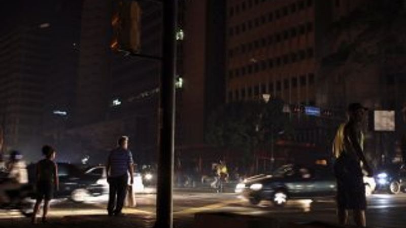 Venezuela’da elektrikler üçüncü kez gitti