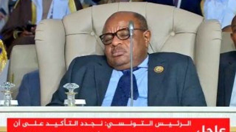 Arap Birliği Zirvesi'nde uyku