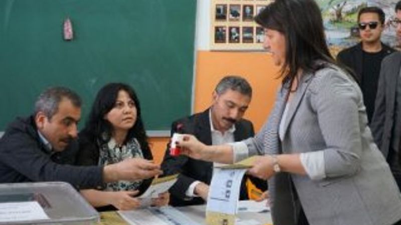 Pervin Buldan oy kullandı