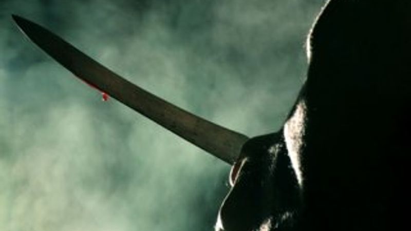 Londra'da 4 kişi sırtından bıçaklandı