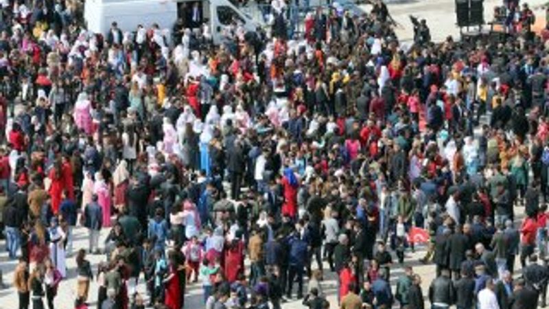 Şırnak'ta seçim halayı