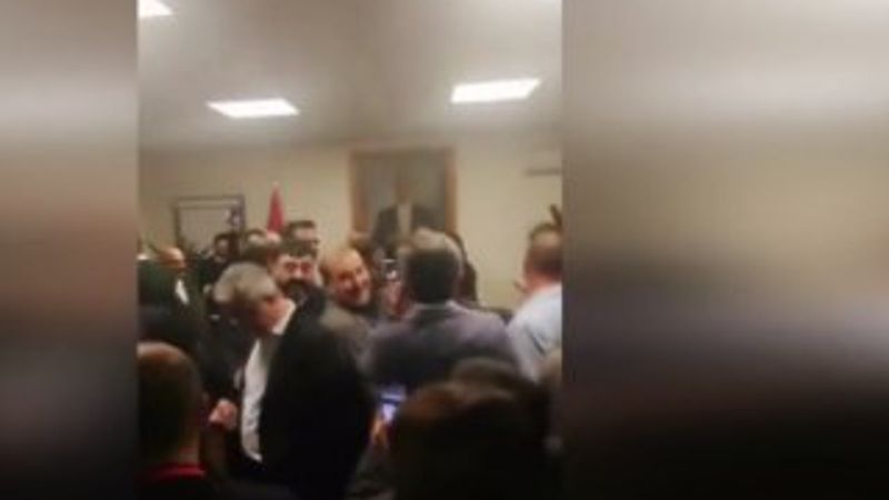 CHP Genel Merkezi'nde tekbir sesleri