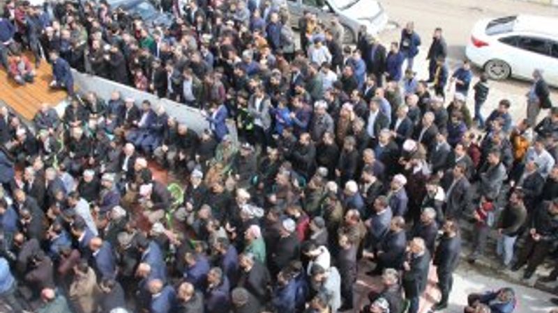 Şemdinli'de seçim kutlaması