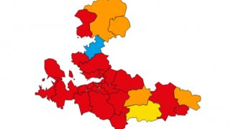 İzmir'in ilçeleri CHP'ye çalıştı