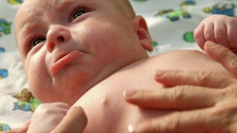 Bebeğin babası olduklarını reddeden ikizlere nafaka