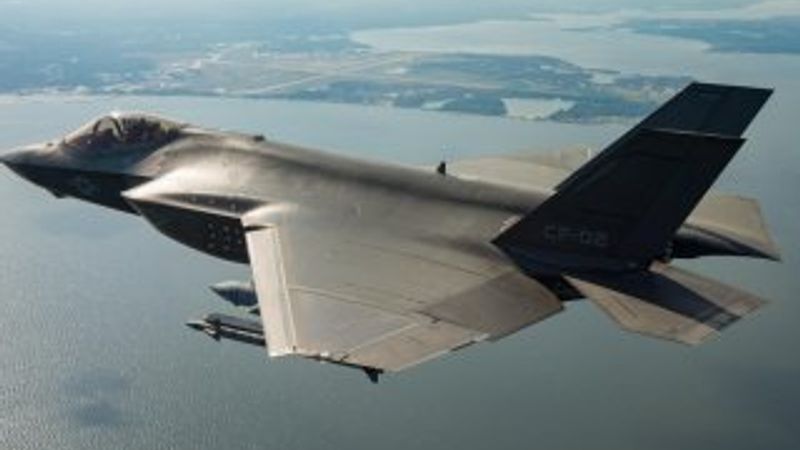 Japon savaş uçağı radarda kayboldu