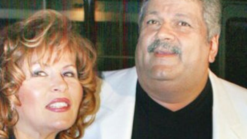 Osman Yağmurdereli'nin eşi soyuldu