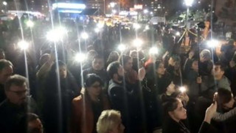 Işıklar katledilen köpekler için yandı