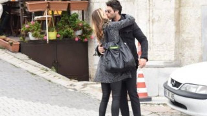 Şükrü Özyıldız, yeni sevgilisi ile görüntülendi