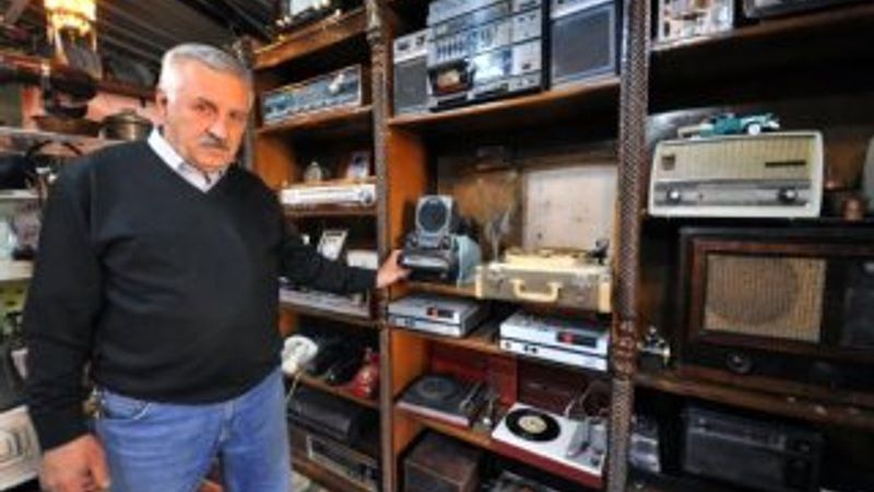 Radyo tamircisi evini müzeye çevirdi