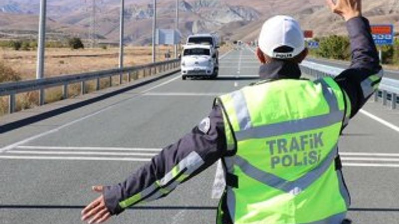 Trafik polisi kural tanımayan sürücüleri affetmedi