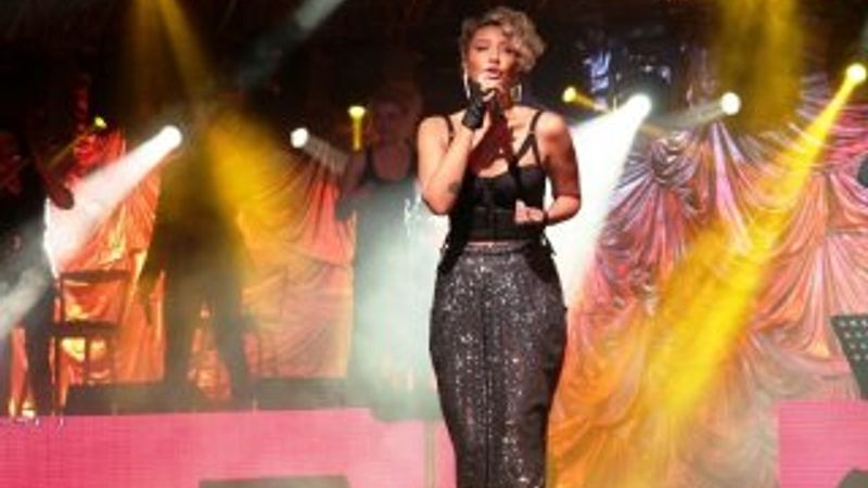 Sıla Van'da konser verdi