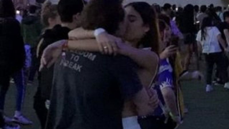 Brooklyn Beckham aşka geldi