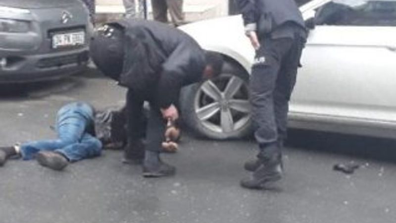 Kağıthane'de sokak ortasında bir kişi öldürüldü