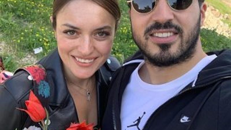 Ezgi Mola'dan aşk paylaşımları