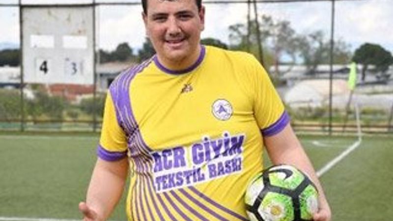 140 kiloluk futbolcu azmiyle takdir topladı